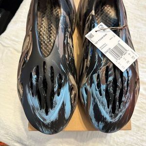 Yeezy Foam Runner MX Cinder size 11 NWT